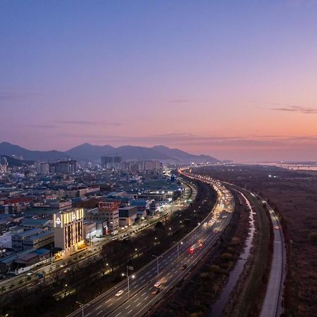 Ariel Hotel Busan Buitenkant foto