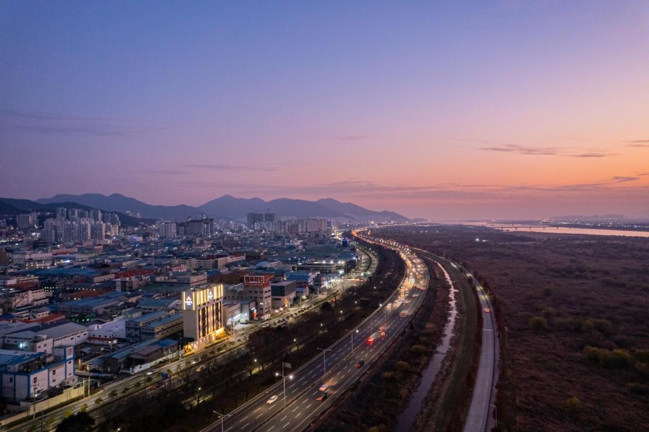 Ariel Hotel Busan Buitenkant foto